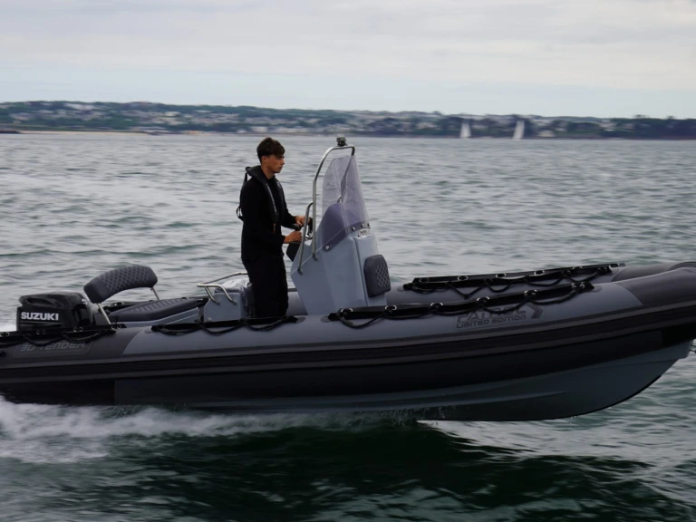 Pronájem jachty v Lorient -3D Tender 3D Tender 600 Patrol na Samboatu