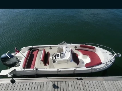 Pronájem lodi Anglet lákavé ceny Pacific Craft 670