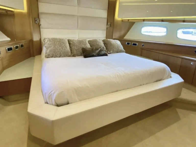Pronájem Jachta v Miami Beach -Azimut Azimut 62 S