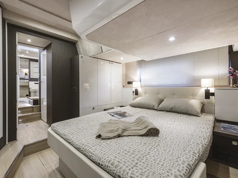 Pronájem lodi Cranchi Cranchi 60 ST v Saint-Tropez na Samboatu