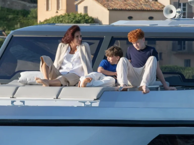 Pronajmout Jachta se skipperem či ne Santasevera v Saint-Tropez