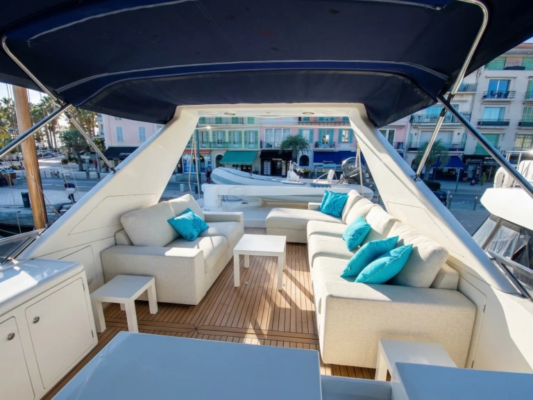 Pronájem lodi Saint-Tropez lákavé ceny 82S