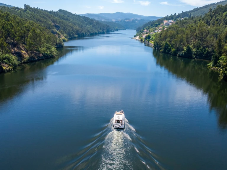 Pronajmout si Azimut Azimut 39 v Porto