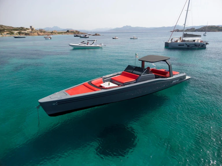 Pronajmout si MAORI 50 luxury v Porto Cervo