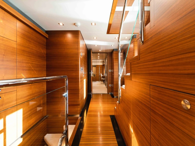 Pronájem lodi Heesen SEA AXIS v Bahamy na Samboatu