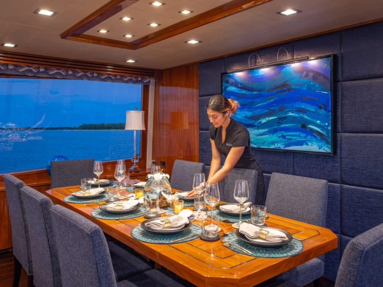 Pronájem jachty v Bahamy -Viking Yachts INDIGO na Samboatu