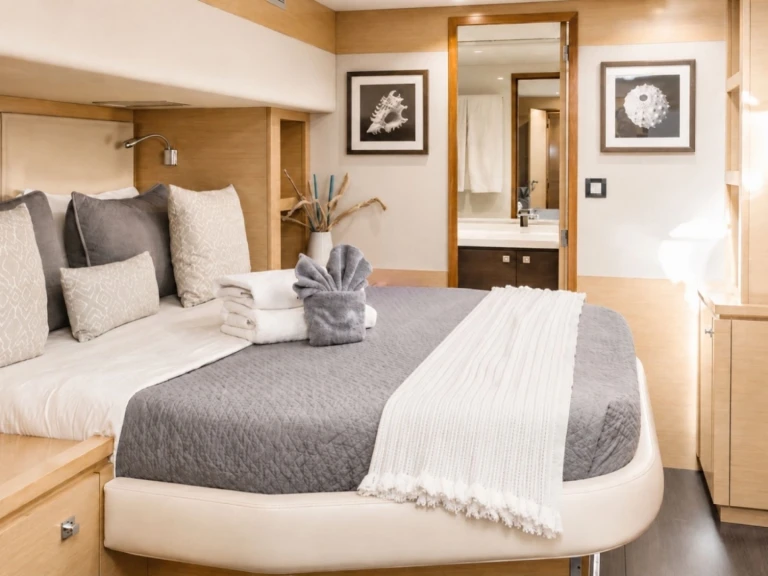 Pronájem jachty v Karibik -Fountaine Pajot ODYSSEA na Samboatu