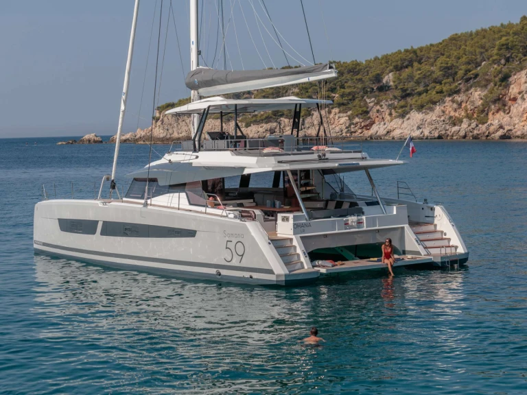 Pronájem Jachta Fountaine Pajot s licencí