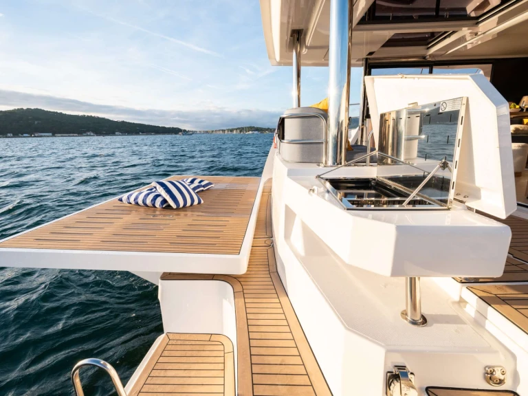 Pronajmout si Bali CRAFT WITH A SEA v Saint Thomas Island