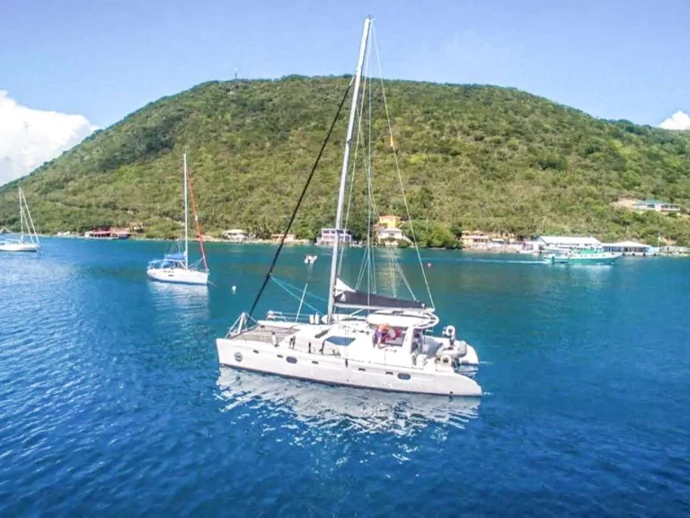 Pronájem lodi Saint Thomas Island lákavé ceny MOONSTRUCK