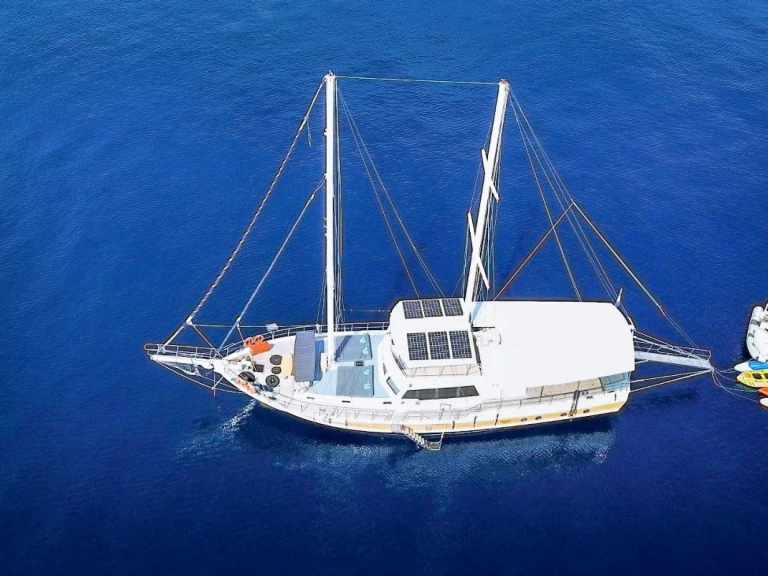 Pronájem lodi oktay unlu Sirena v Split na Samboatu