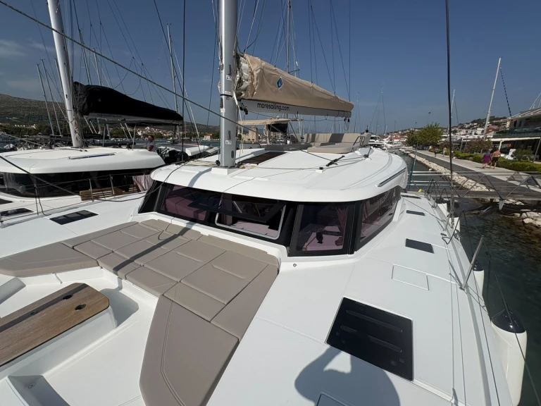 Fountaine Pajot Fountaine Pajot FP 44 Quatuor - 4 + 2 cab. jednotlivci a charterové společnosti v Trogir