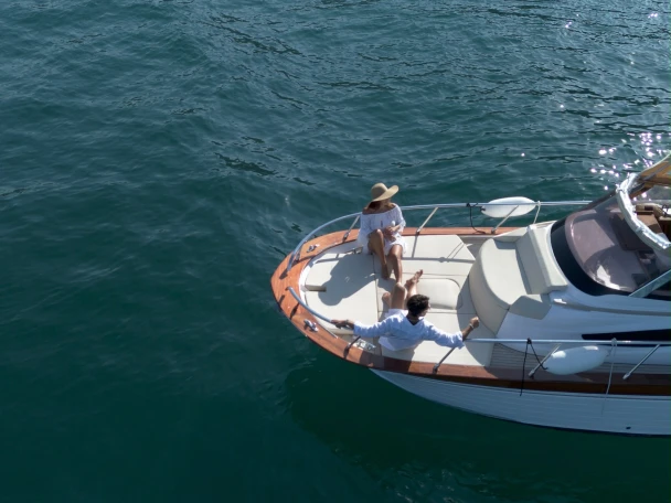 Pronajmout si Mimi 8.50 v Positano