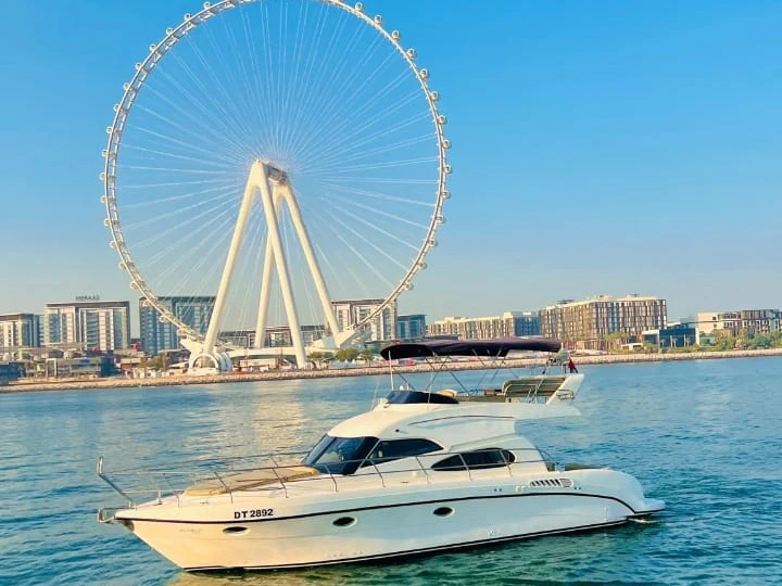Pronájem lodi Dubai Marina lákavé ceny AS 48