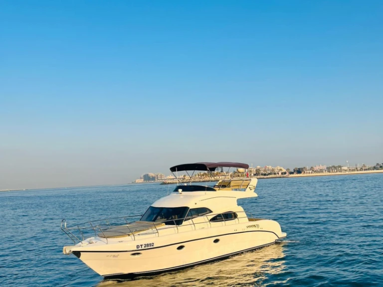 Pronájem Motorová loď v Dubai Marina - Al Shaali Marine AS 48