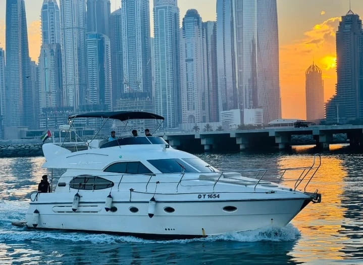 Pronajmout si Al Shaali Marine AS 50 v Dubai Marina