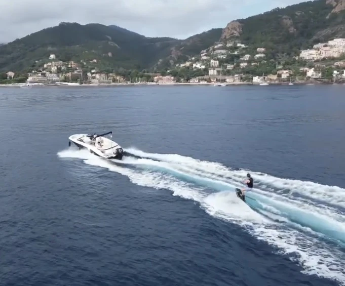 Pronájem lodi Sea Ray SPX 210 OB v Mandelieu-la-Napoule na Samboatu