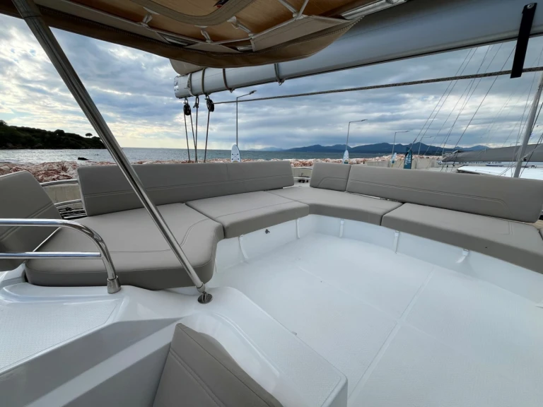 Pronájem Katamarán Fountaine Pajot s licencí