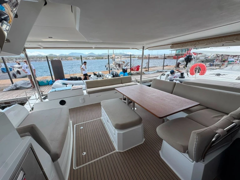 Pronájem Katamarán Fountaine Pajot s licencí