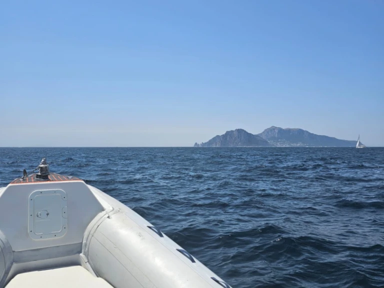 Sacs Sacs S 680 jednotlivci a charterové společnosti v Porto di Torre del Greco