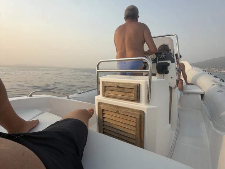 Pronajmout si Sacs Sacs S 680 v Porto di Torre del Greco