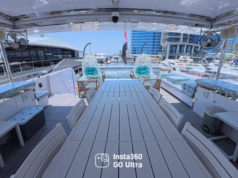 Pronajmout Motorová loď se skipperem či ne 101 Marine v Dubai Marina