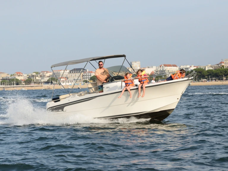 Pronajmout Motorová loď se skipperem či ne Ocqueteau v Arcachon