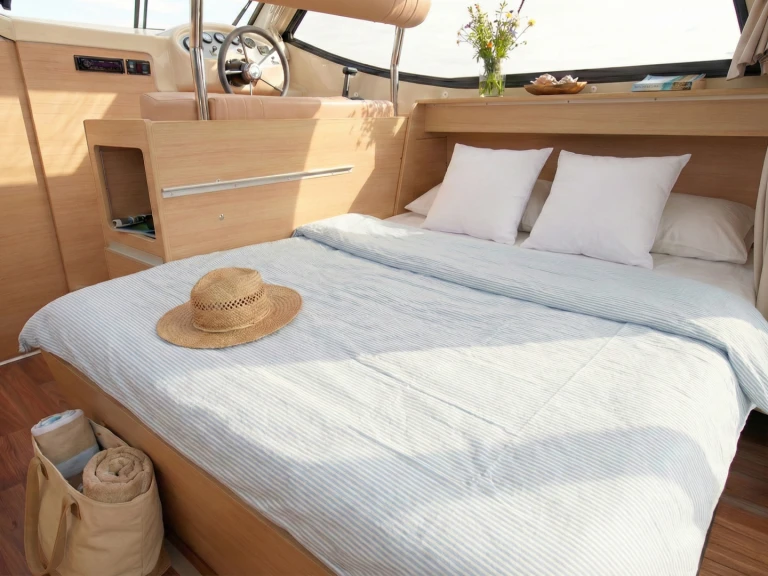 Pronájem jachty v Bellegarde -Nicols Yacht Nicols Sedan Primo na Samboatu