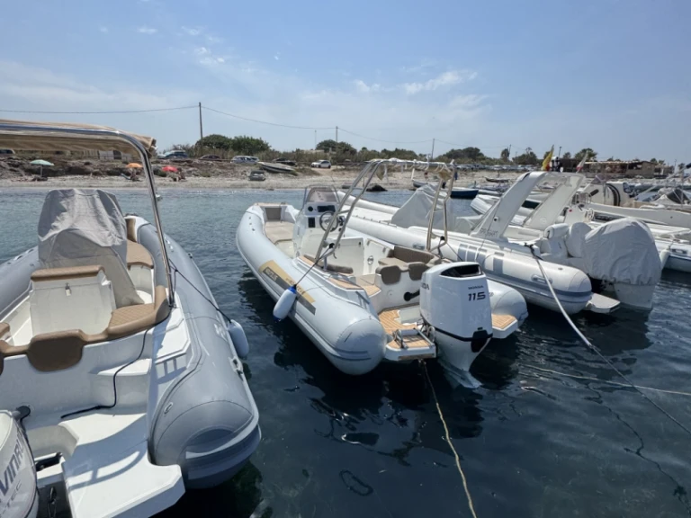 Pronájem Polotuhá loď v Villaggio San Teodoro -Nautilus GT SixFive