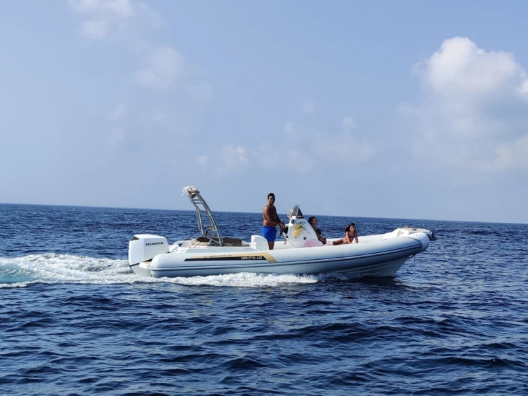 Pronajmout Polotuhá loď se skipperem či ne Nautilus v Villaggio San Teodoro