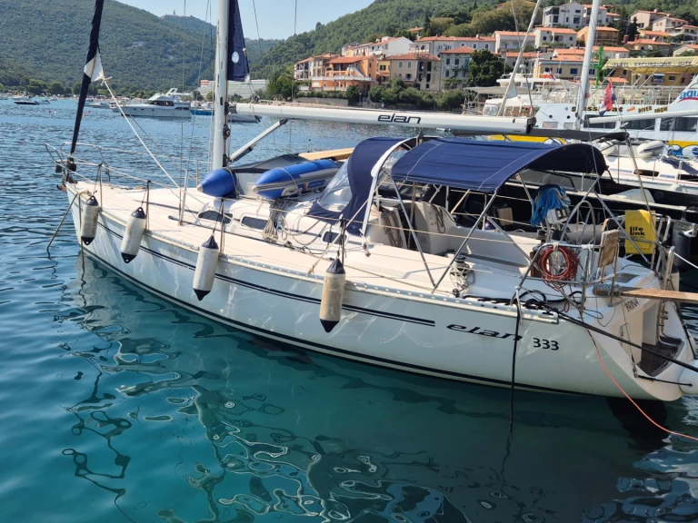Pronajmout Plachetnice se skipperem či ne Elan v Rabac