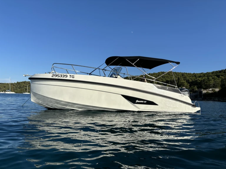 Pronajmout si Arrow Arabis 23 Arrow Arabis 23 v Trogir