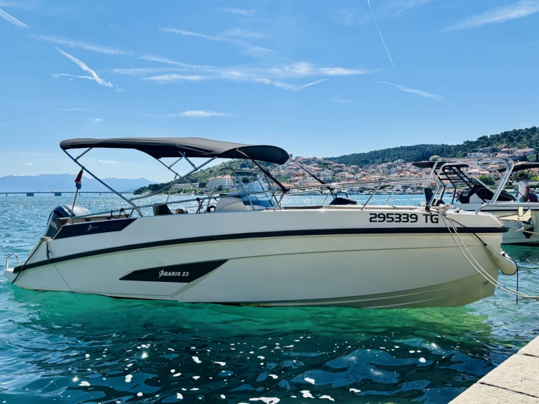 Pronájem lodi Trogir lákavé ceny Arrow Arabis 23