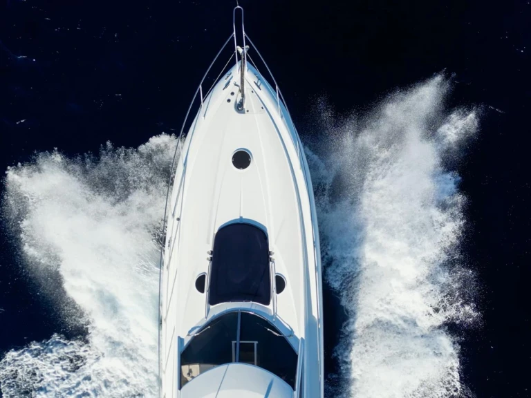 Pronájem Motorová loď Sunseeker s licencí