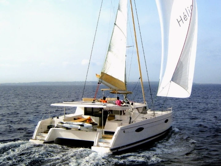 Pronájem Katamarán Fountaine Pajot s licencí