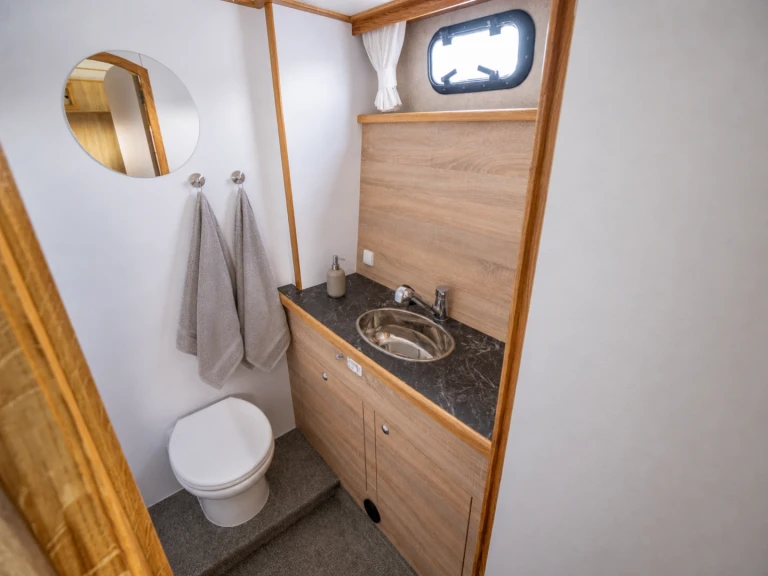 Pronájem lodi Vacance 1300 v Waren (Müritz) na Samboatu