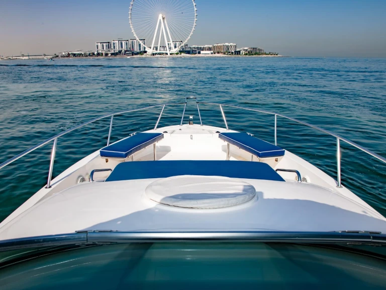 Pronajmout Motorová loď se skipperem či ne Custom Made v Dubai Marina