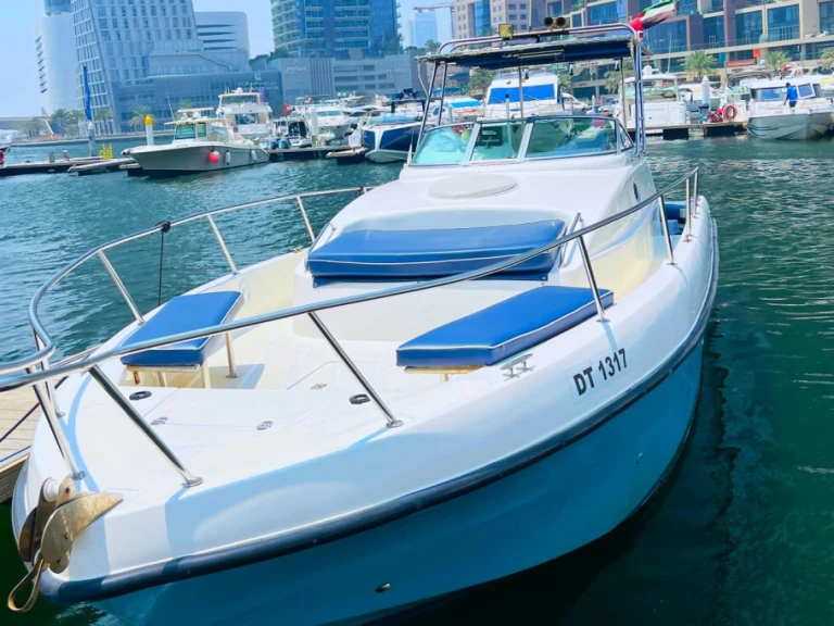 Motorová loď k pronájmu v Dubai Marina za nejlepší cenu
