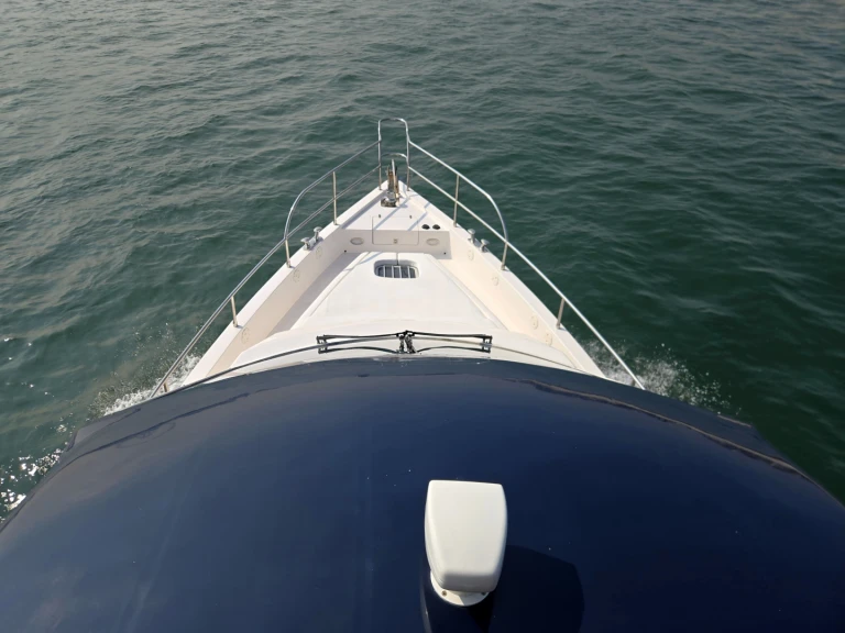 Pronájem lodi Custom Made custom v Dubai Marina na Samboatu