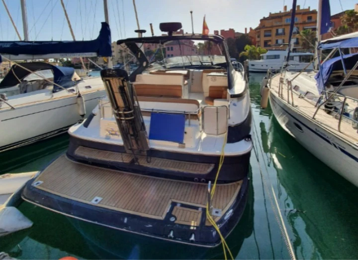 Pronájem lodi Régal 4260 Commodore Tiple XXX v Puerto Sotogrande na Samboatu