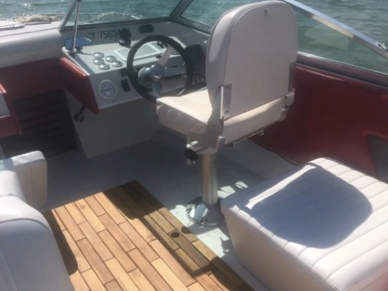 Pronajmout si Sea Ray Seville 16 v Divatte-sur-Loire