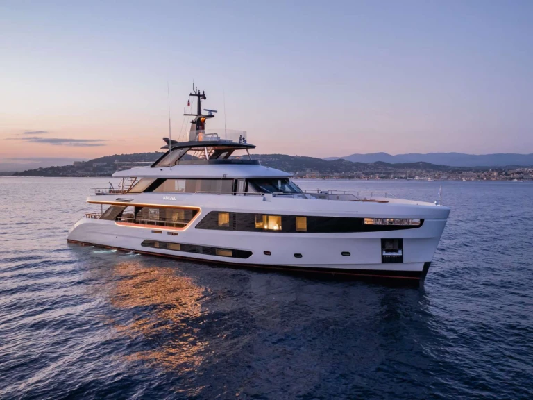 Pronájem jachty v Atény -Benetti ANGEL na Samboatu