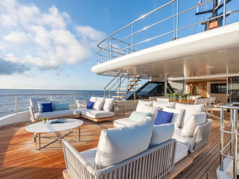 Pronájem Jachta v Atény -Benetti ANGEL
