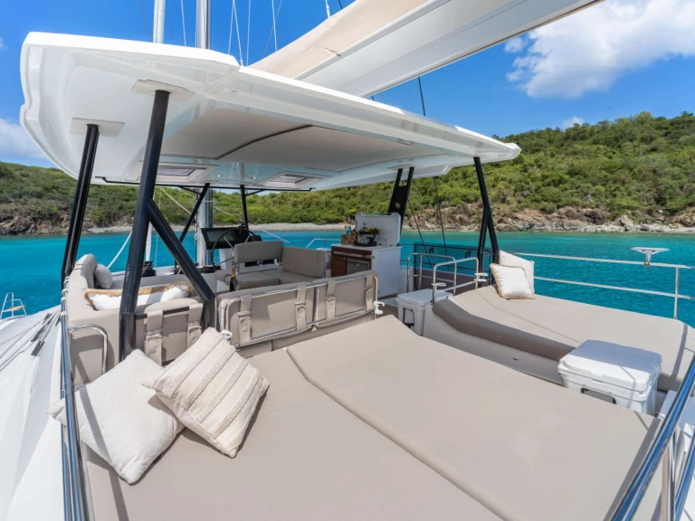 Pronajmout si Fountaine Pajot PLUS 10 v Saint Thomas Island