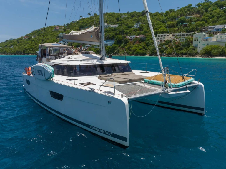Pronájem jachty v Frenchman's Cay -Fountaine Pajot LUNA BLISS na Samboatu