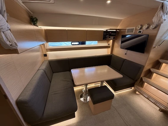 Pronájem jachty v Komolac -Bavaria Bavaria S45 HT na Samboatu