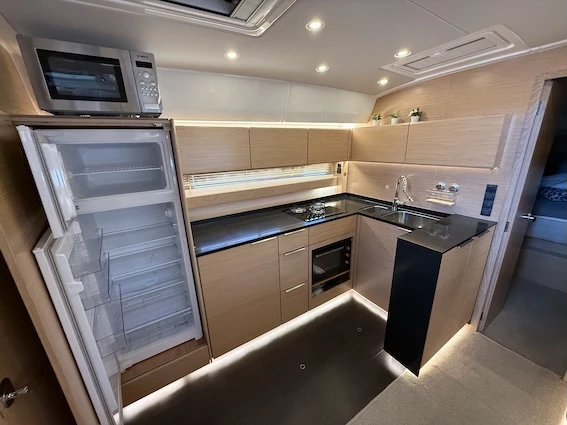Pronájem lodi Komolac lákavé ceny Bavaria S45 HT