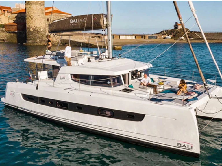 Pronájem Katamarán Bali s licencí