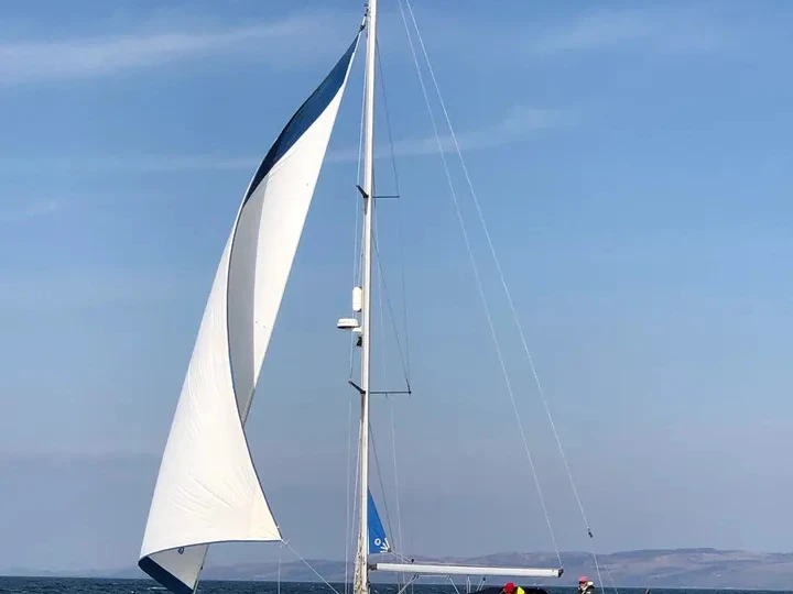 Bavaria 42ft jednotlivci a charterové společnosti v Oban