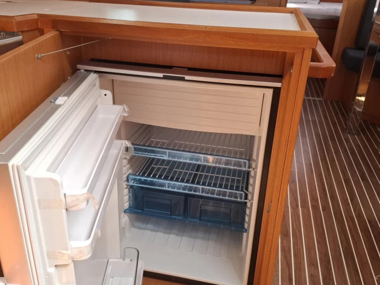 Pronajmout si Bavaria Bavaria C42 v Lefkáda